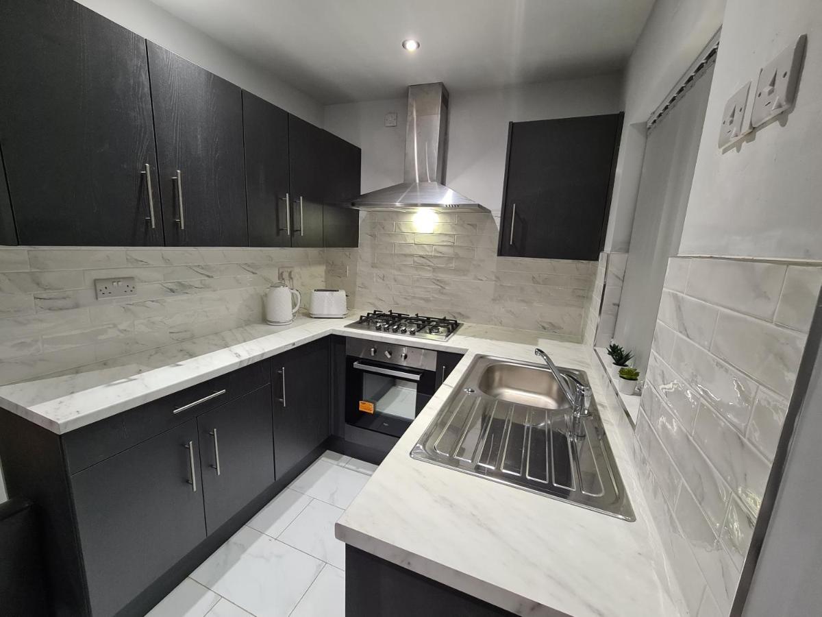 Whole House - 4 Bedrooms - Parking - Sleeps 8 Бирмингем Экстерьер фото